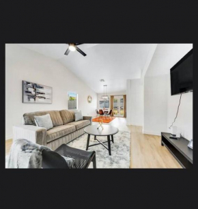 10 Minutes From Downtown Phoenix!